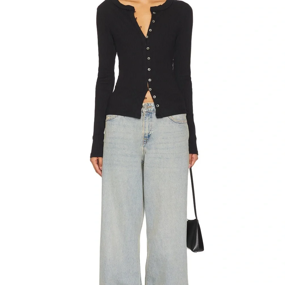 Free People It’s On Cardi Black Button-Up Cardigan S NWOT - Picture 4 of 4